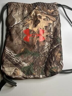 Under Armour Gym Bag Mens Medium Brown Camo Drawstring Backpack Outdoor Hunting